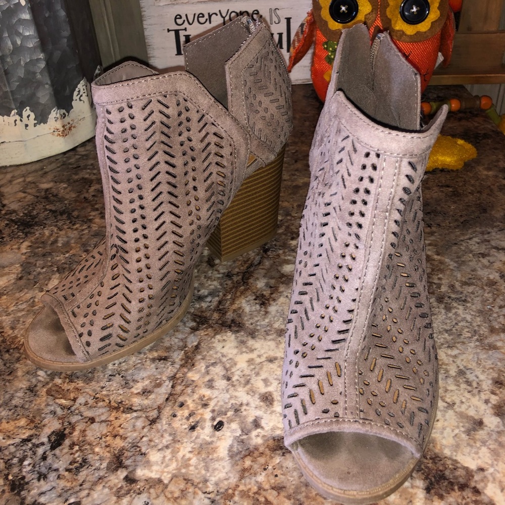 Ankle boots